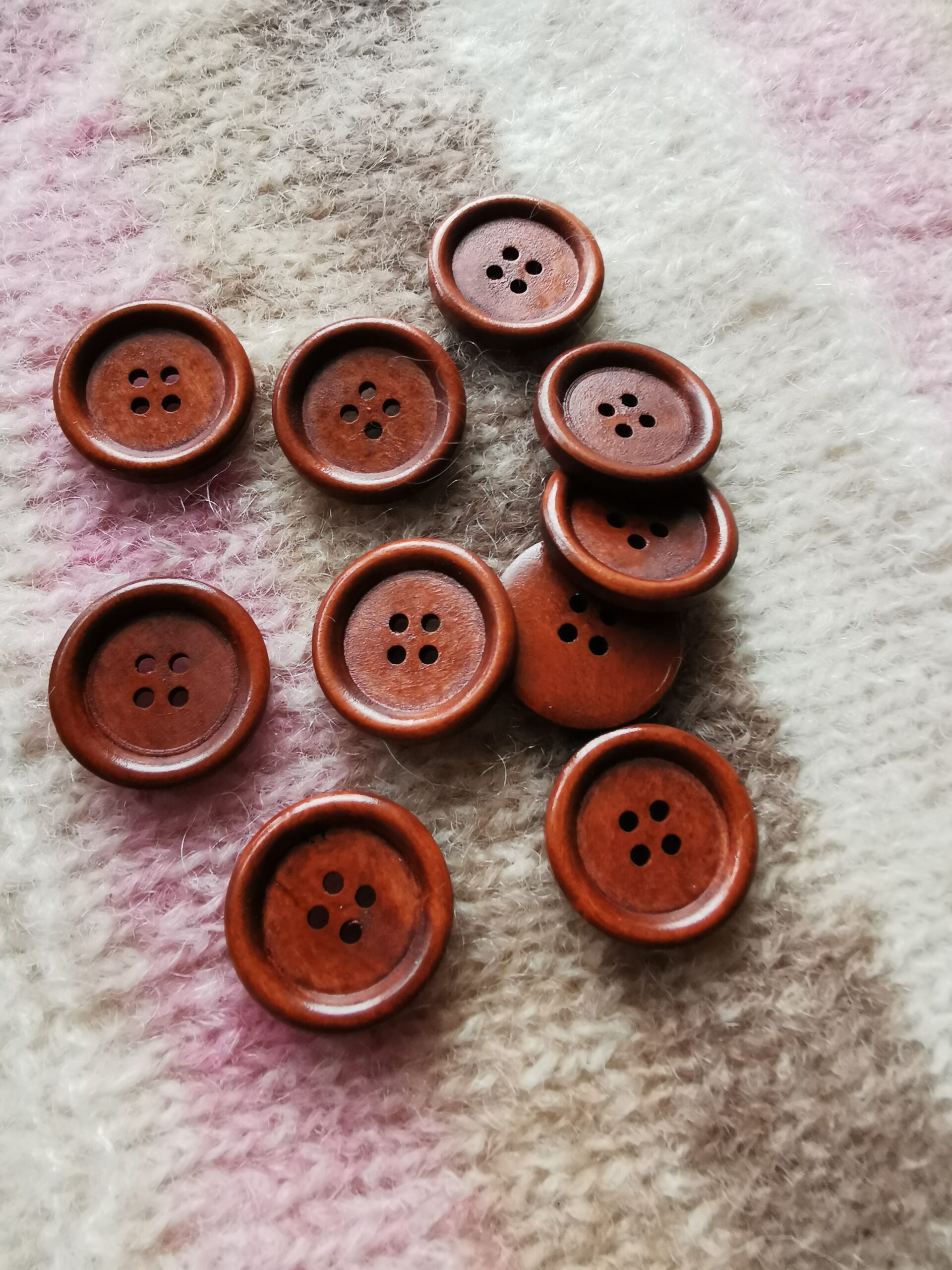 Wooden brown buttons (25mm) - Siūlų Mazgas