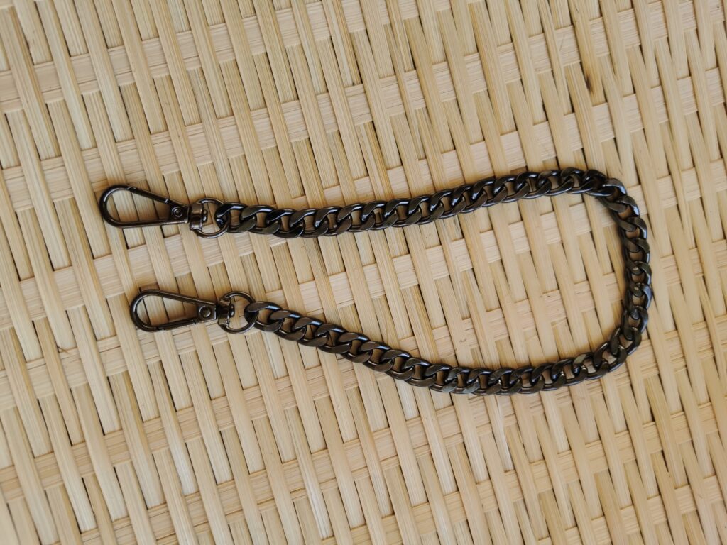 Metal handle for handbag (40 cm). Chain. Black