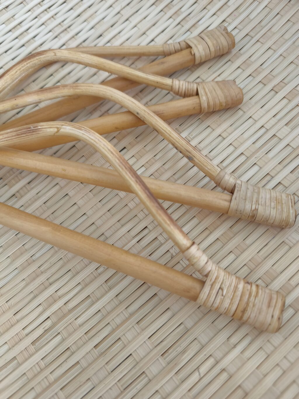 Taschengriffe aus Bambus. 27x7 cm